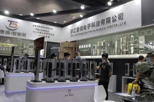 唐缔智能锁亮相广州建材展，带来智能家居极致体验